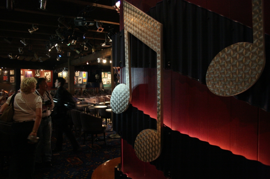 gal/Disney_Cruise_Line/Rockin Bar/IMG_7990.JPG